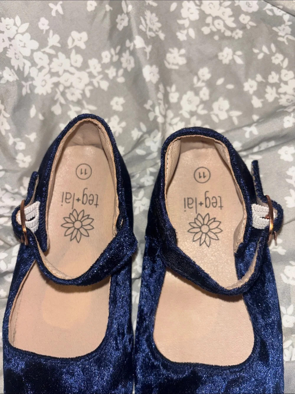 Velvet flats